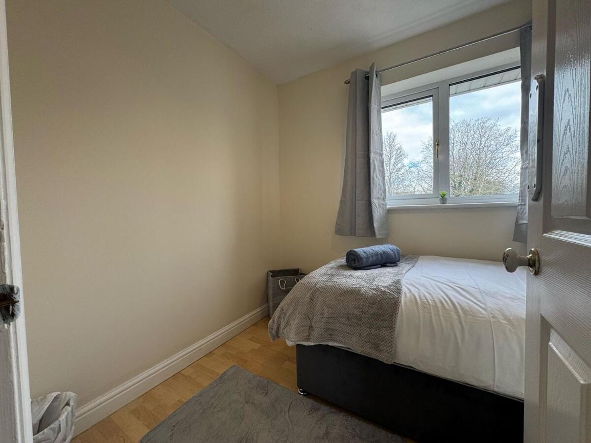 Olive House Long Sleeps 8 Free Parking *