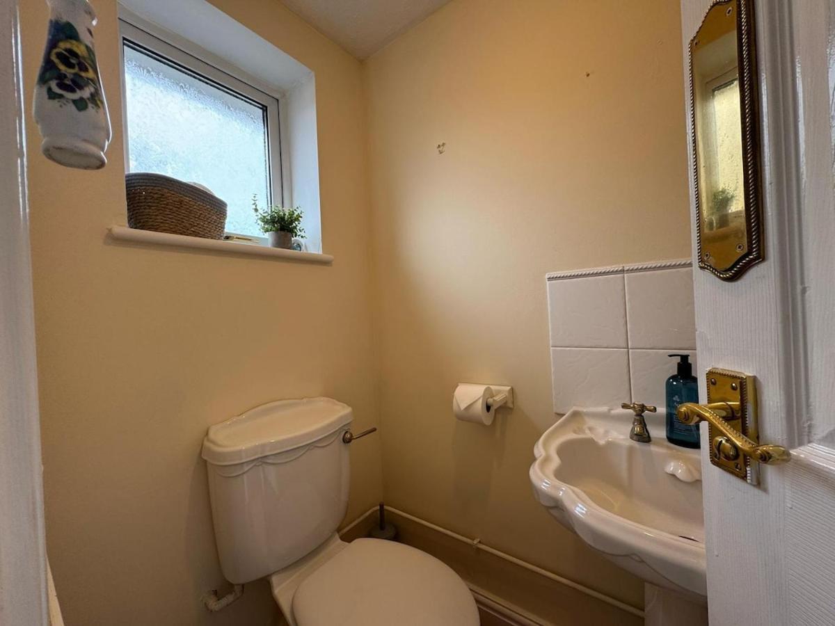 Olive House Long Sleeps 8 Free Parking * Swindon