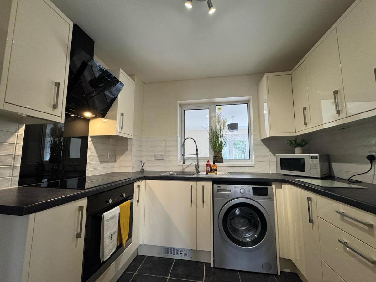 Olive House Long Sleeps 8 Free Parking *