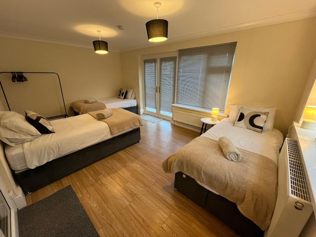 Olive House Long Sleeps 8 Free Parking Swindon