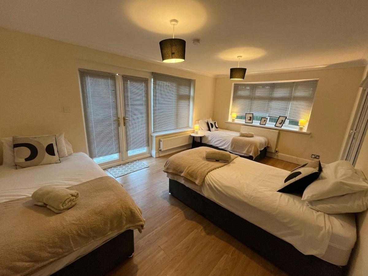 Olive House Long Sleeps 8 Free Parking