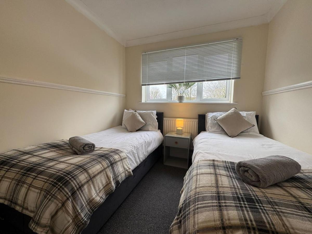 Olive House Long Sleeps 8 Free Parking *